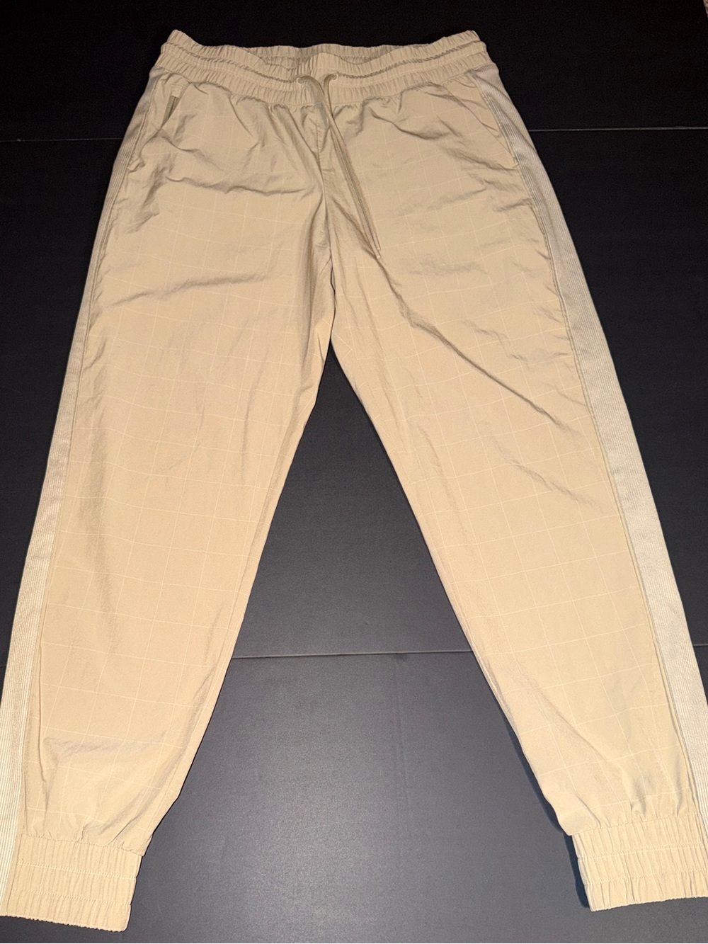 ATHLETA Women’s Beige Joggers Size 8 - Picture 2 of 5
